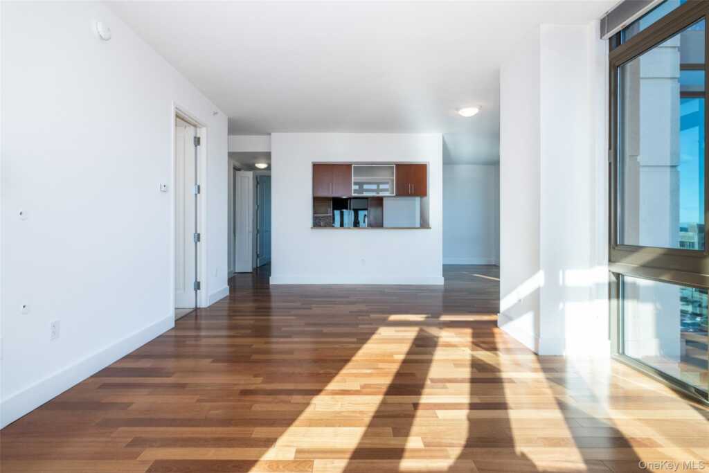 175 Huguenot Street, Unit #1402, New Rochelle, NY 10801 - Photo 10 of 24