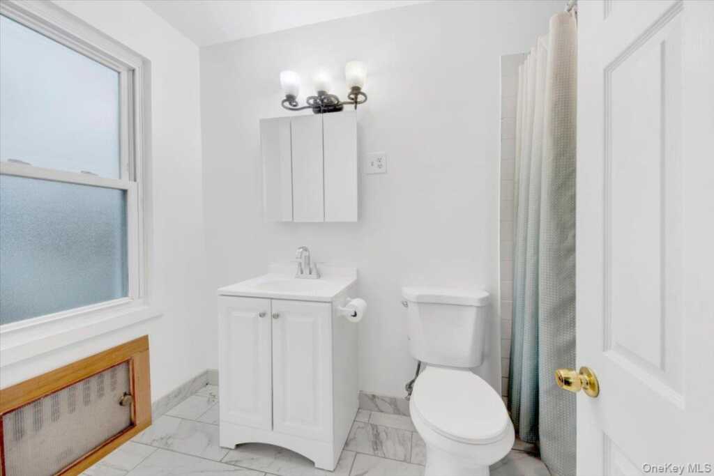 14 Bartels Place, New Rochelle, NY 10801 - Photo 11 of 21