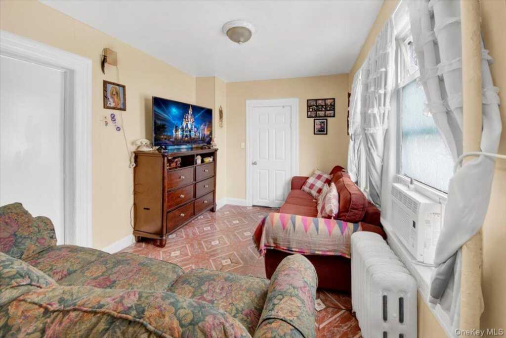 14 Bartels Place, New Rochelle, NY 10801 - Photo 14 of 21