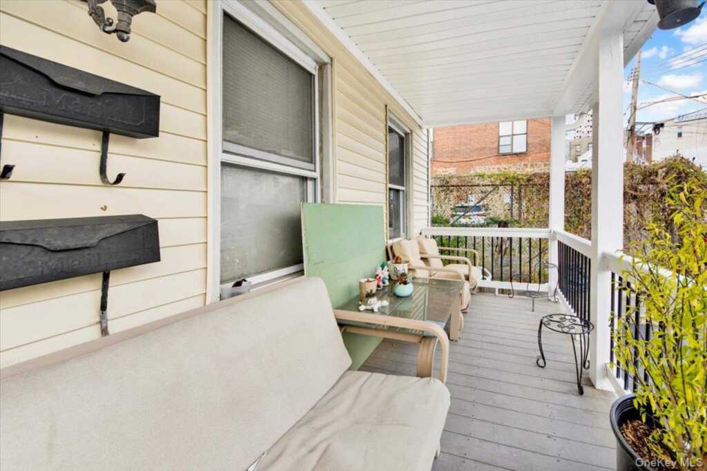 14 Bartels Place, New Rochelle, NY 10801 - Photo 2 of 21