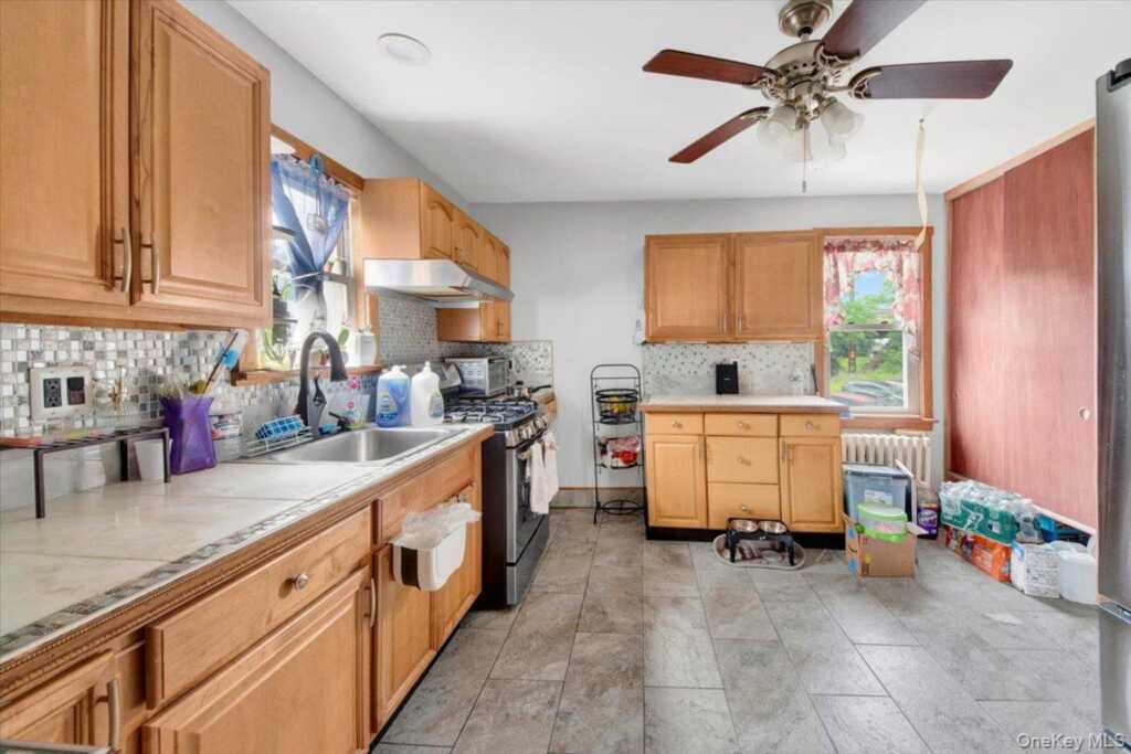 14 Bartels Place, New Rochelle, NY 10801 - Photo 7 of 21