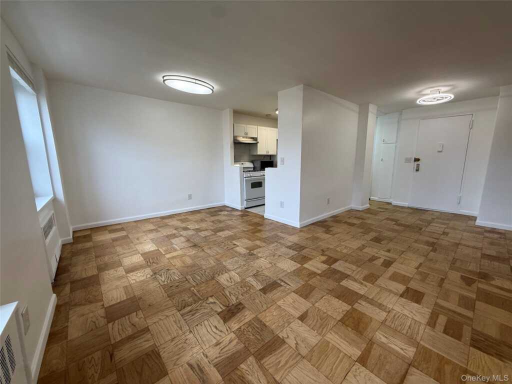 16 Lake Street, Unit #7B, White Plains, NY 10603 - Photo 10 of 27