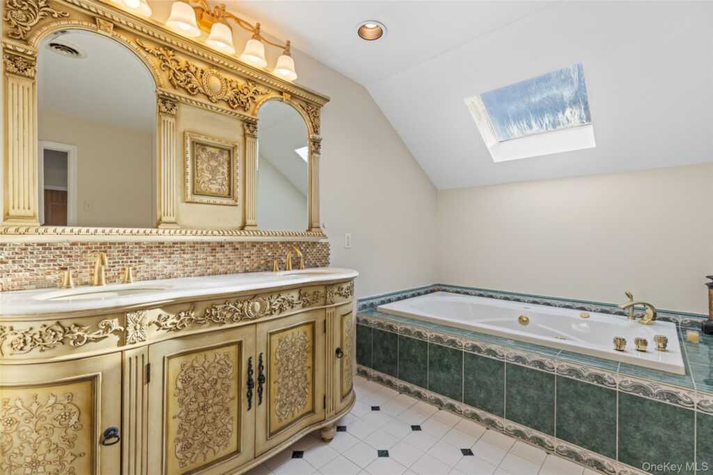 13 Mesa Place, Nanuet, NY 10954 - Photo 15 of 27