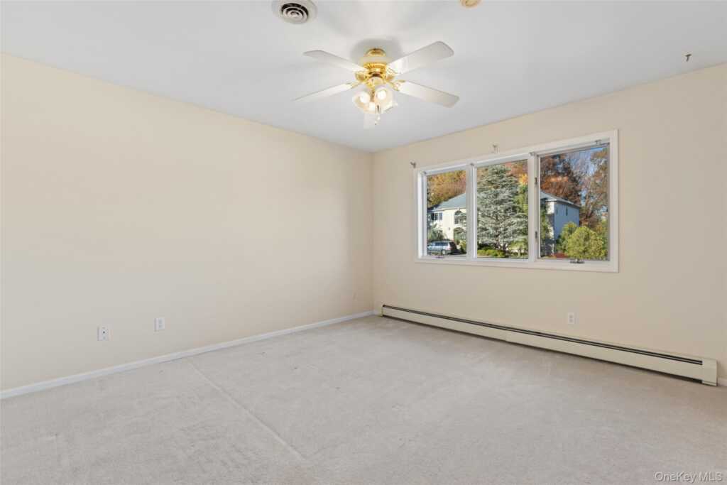 13 Mesa Place, Nanuet, NY 10954 - Photo 17 of 27