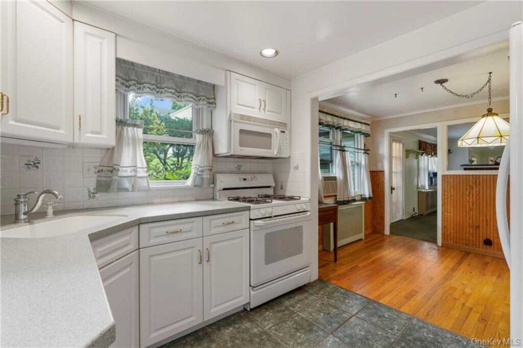 30 Lindbergh Lane, New City, NY 10956 - Photo 8 of 27