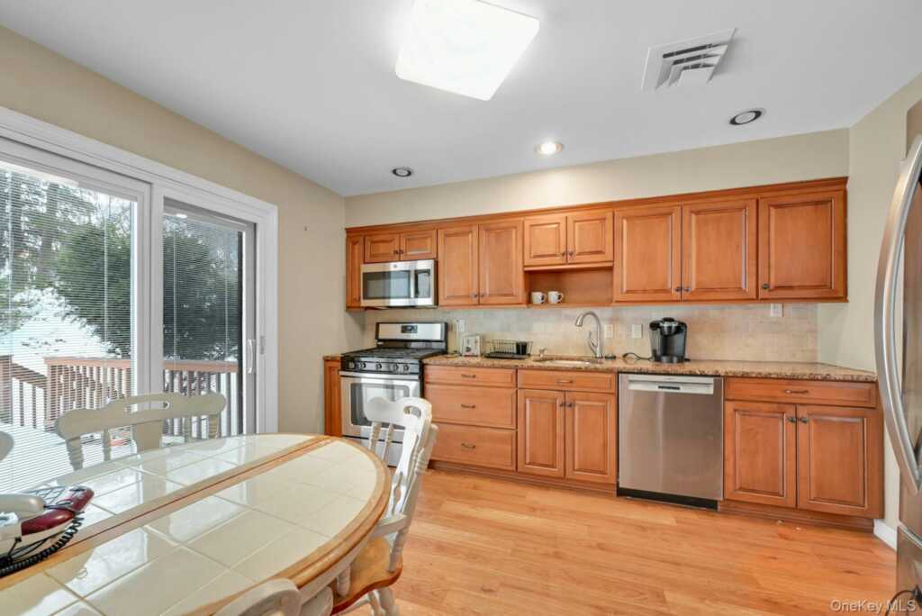 12 Mark Lane, New City, NY 10956 - Photo 10 of 27