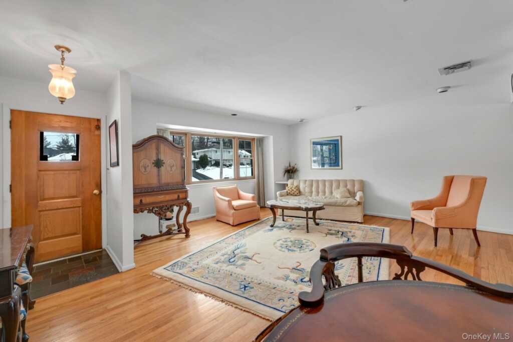 12 Mark Lane, New City, NY 10956 - Photo 5 of 27