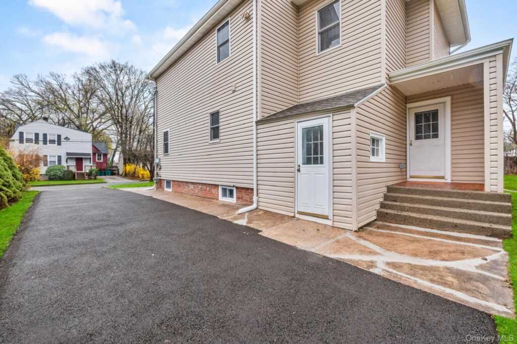 78 Maltbie Avenue, Suffern, NY 10901 - Photo 38 of 45