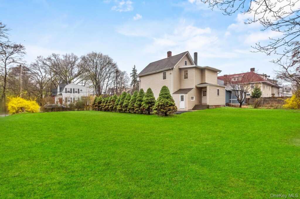 78 Maltbie Avenue, Suffern, NY 10901 - Photo 40 of 45