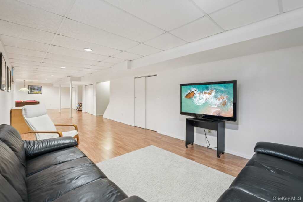 23 Oriole Road, New City, NY 10956 - Photo 29 of 43