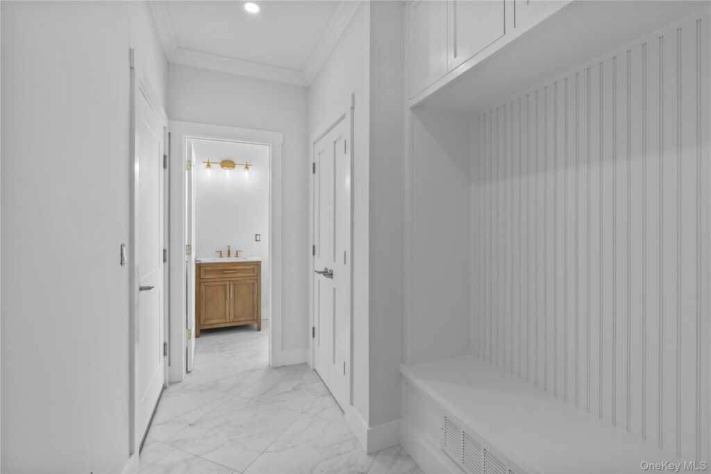 561 King Street, Rye, NY 10573 - Photo 12 of 32