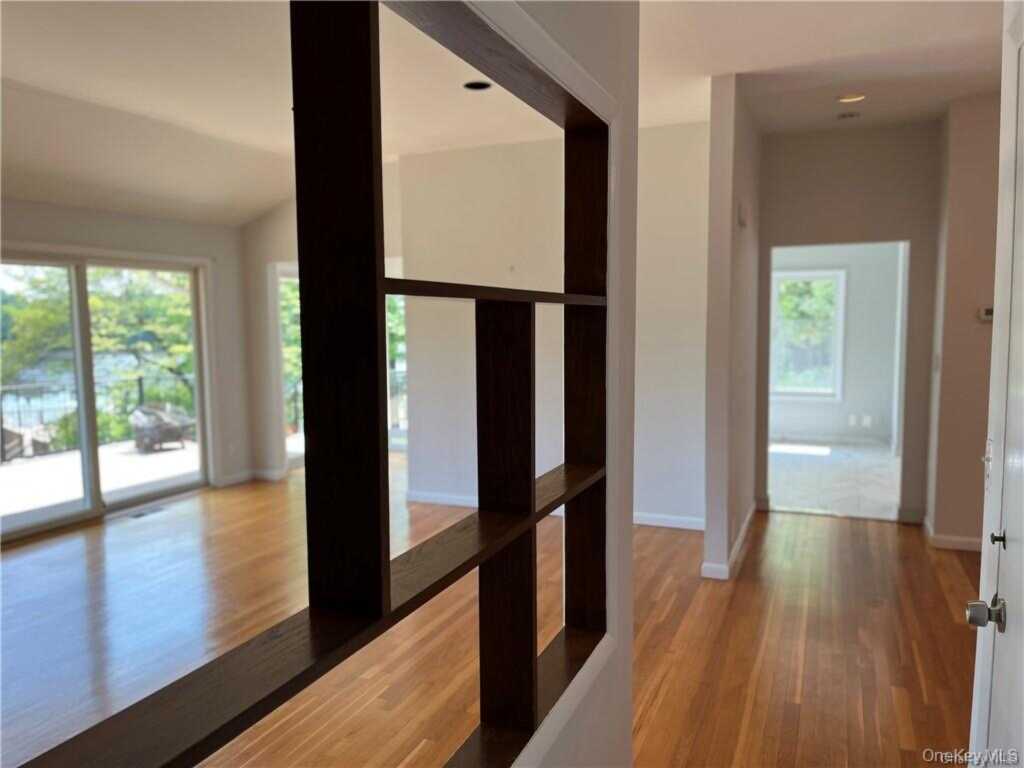 13 Dock Pathway, New Rochelle, NY 10801 - Photo 3 of 17