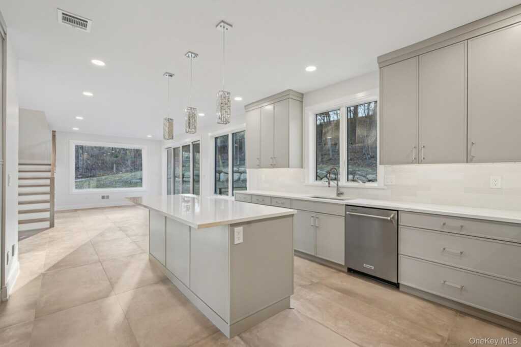 400 Phillips Hill Road, New City, NY 10956 - Photo 10 of 50