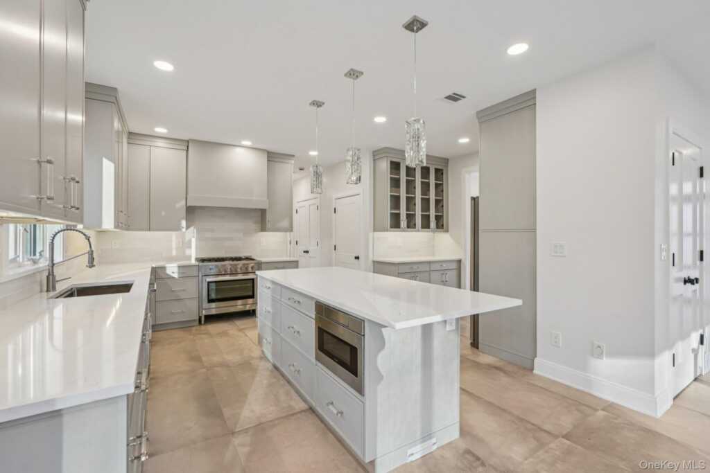 400 Phillips Hill Road, New City, NY 10956 - Photo 12 of 50