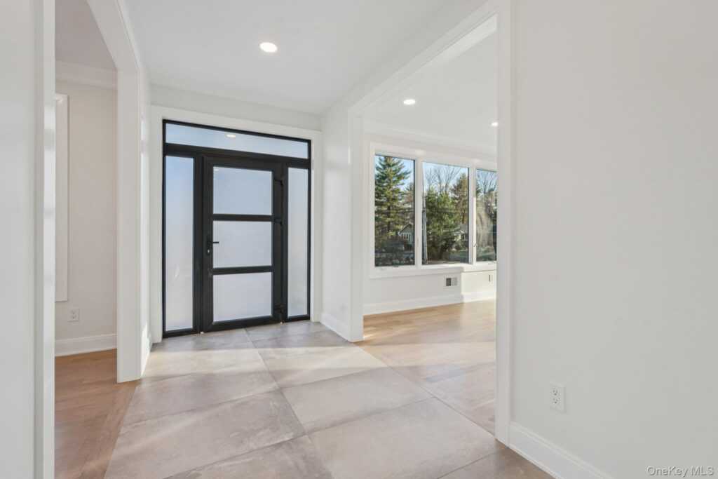 400 Phillips Hill Road, New City, NY 10956 - Photo 3 of 50