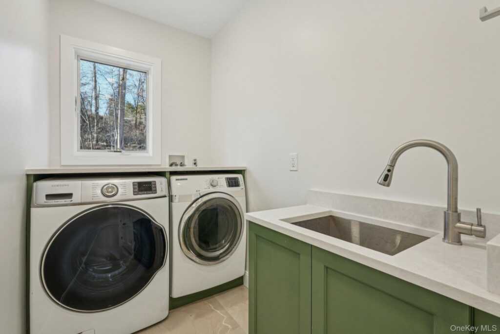 400 Phillips Hill Road, New City, NY 10956 - Photo 35 of 50