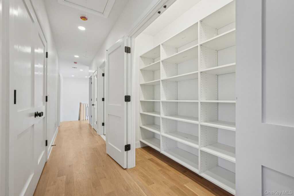 400 Phillips Hill Road, New City, NY 10956 - Photo 37 of 50