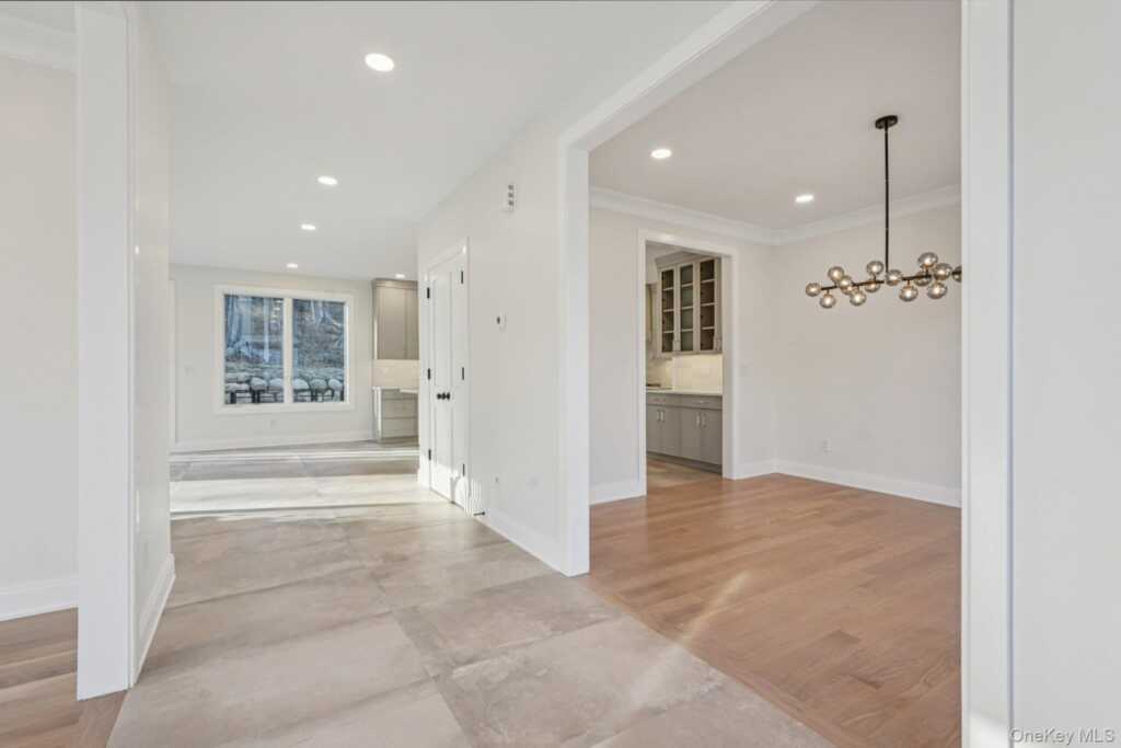 400 Phillips Hill Road, New City, NY 10956 - Photo 5 of 50