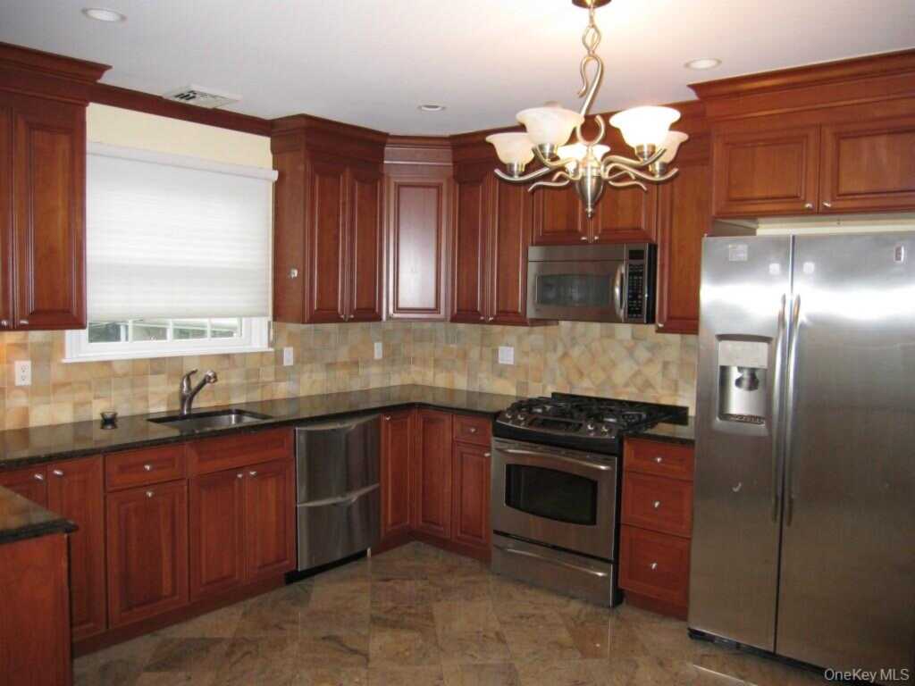 62 Soundview Street, New Rochelle, NY 10805 - Photo 7 of 16