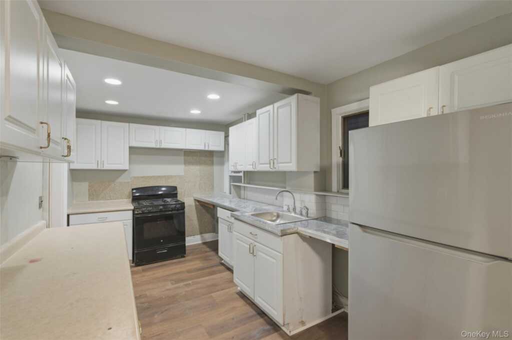 105 Jackson Avenue, Nyack, NY 10960 - Photo 3 of 29