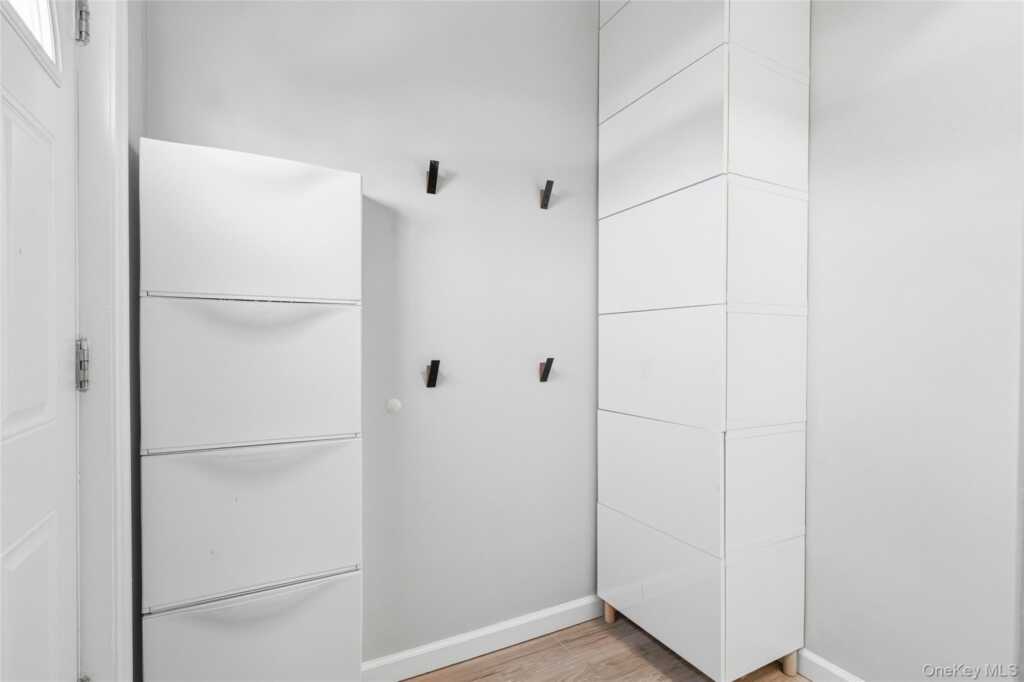 78 Maple Avenue, New City, NY 10956 - Photo 3 of 31