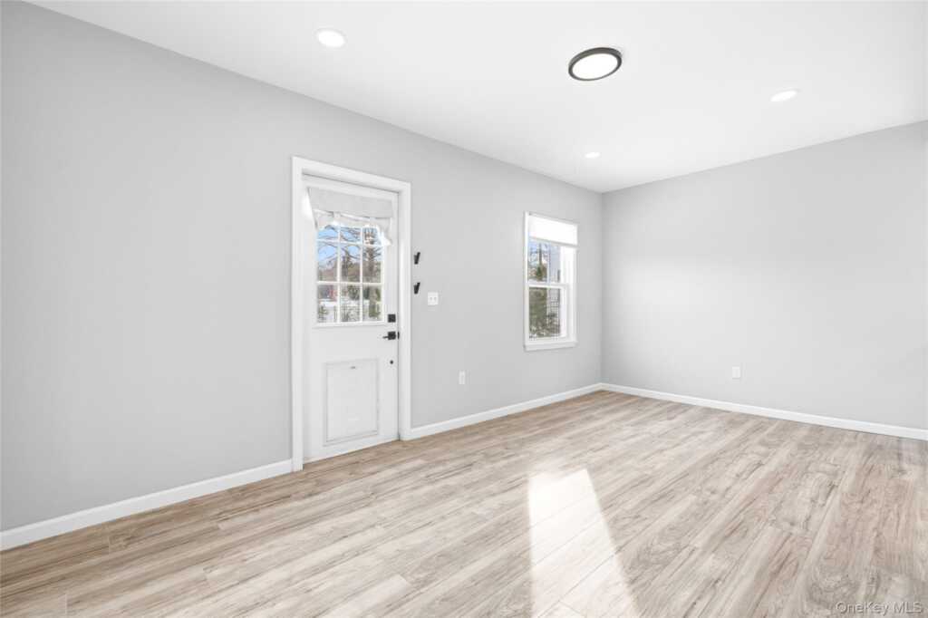 78 Maple Avenue, New City, NY 10956 - Photo 5 of 31