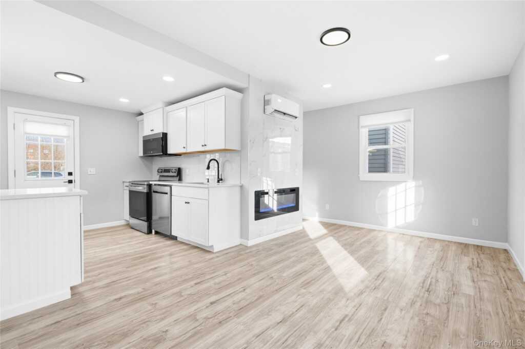 78 Maple Avenue, New City, NY 10956 - Photo 8 of 31