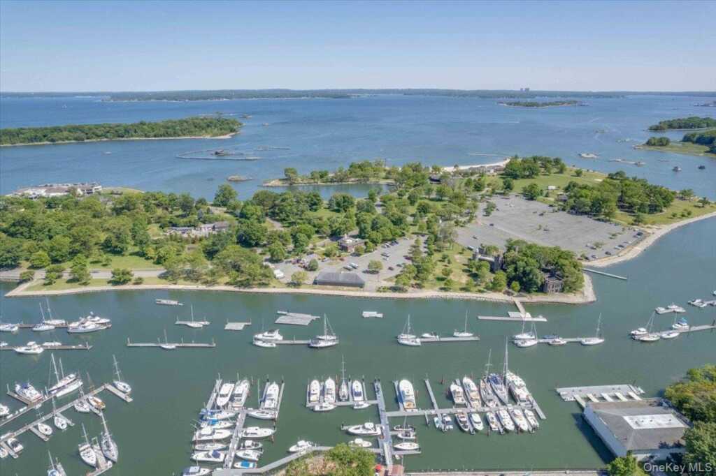 437 Pelham Road, Unit #B2, New Rochelle, NY 10805 - Photo 2 of 17