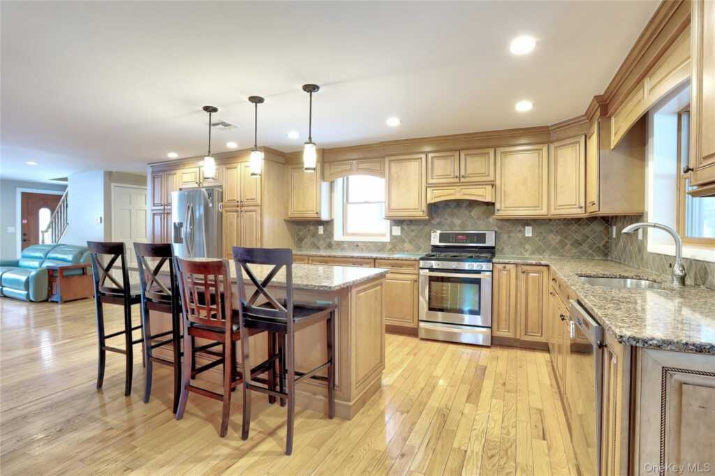 5 Raven Terrace, New City, NY 10956 - Photo 4 of 26