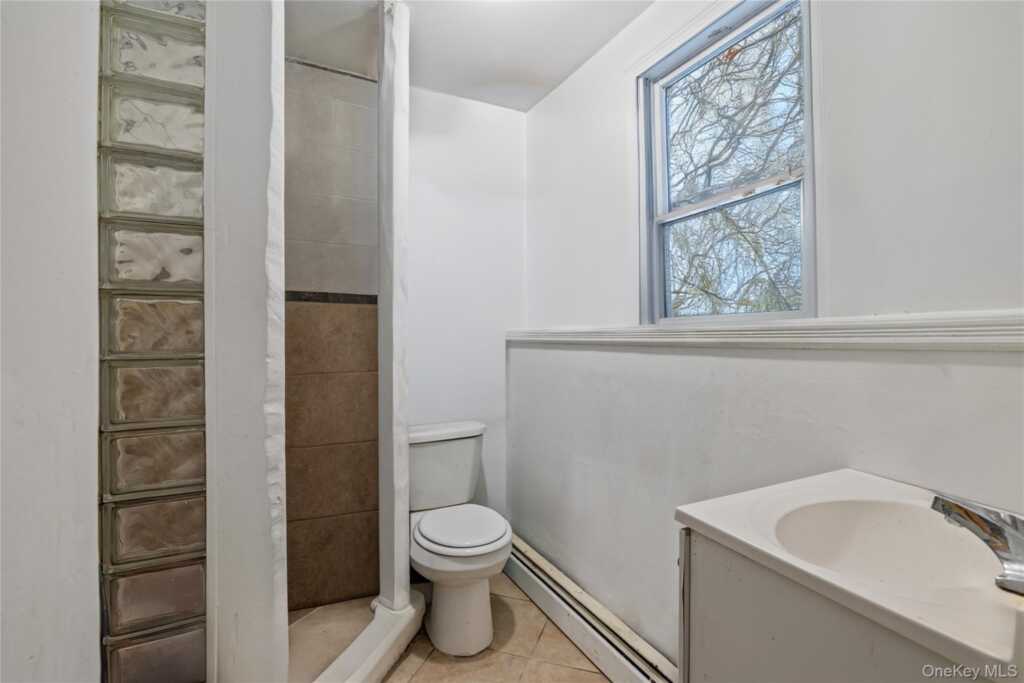 10 Valley Drive, Nanuet, NY 10954 - Photo 13 of 19