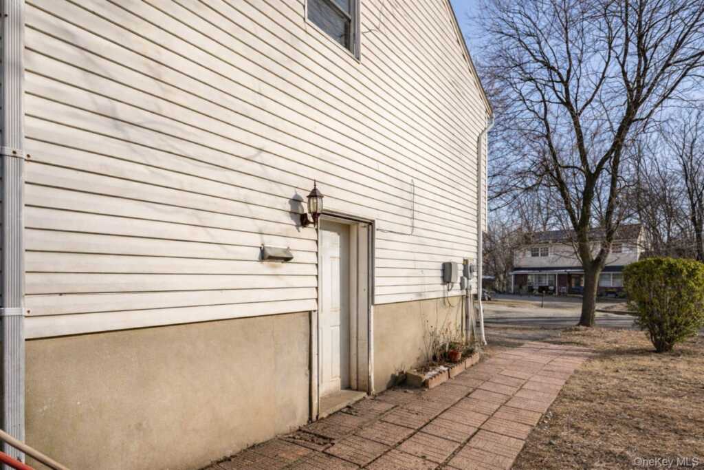 10 Valley Drive, Nanuet, NY 10954 - Photo 15 of 19