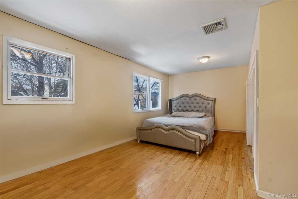 10 Valley Drive, Nanuet, NY 10954 - Photo 7 of 19