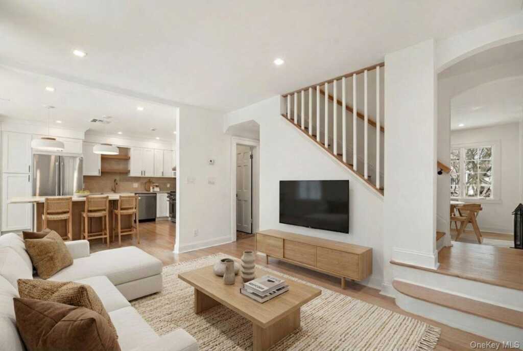 7 Fernwood Avenue, Rye, NY 10580 - Photo 4 of 25