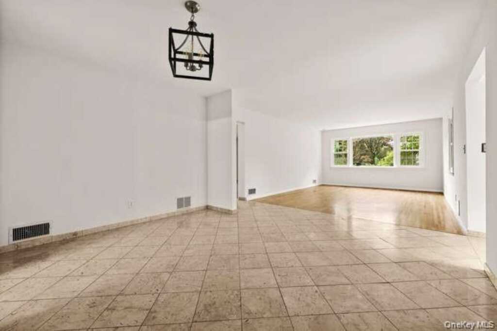 93 Seton Drive, New Rochelle, NY 10804 - Photo 11 of 31