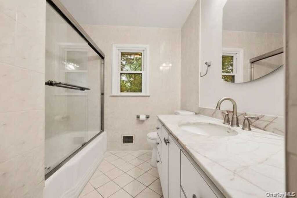 93 Seton Drive, New Rochelle, NY 10804 - Photo 14 of 31