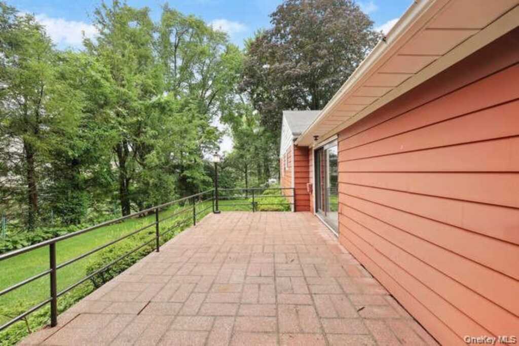 93 Seton Drive, New Rochelle, NY 10804 - Photo 26 of 31