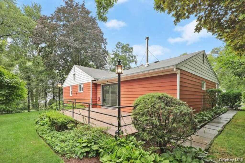 93 Seton Drive, New Rochelle, NY 10804 - Photo 27 of 31