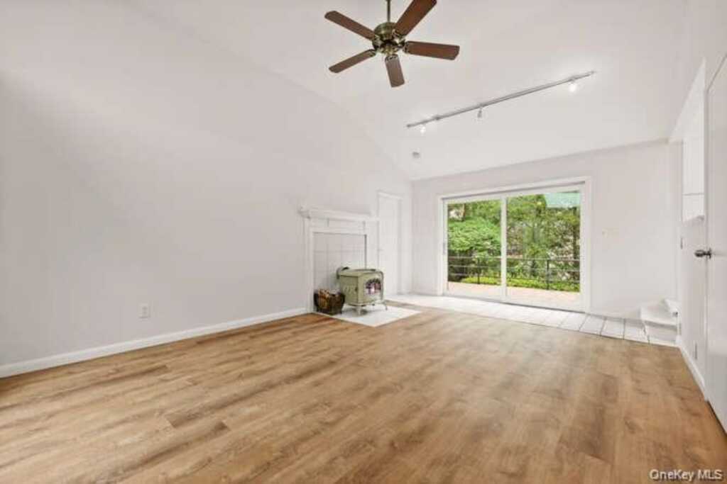 93 Seton Drive, New Rochelle, NY 10804 - Photo 4 of 31