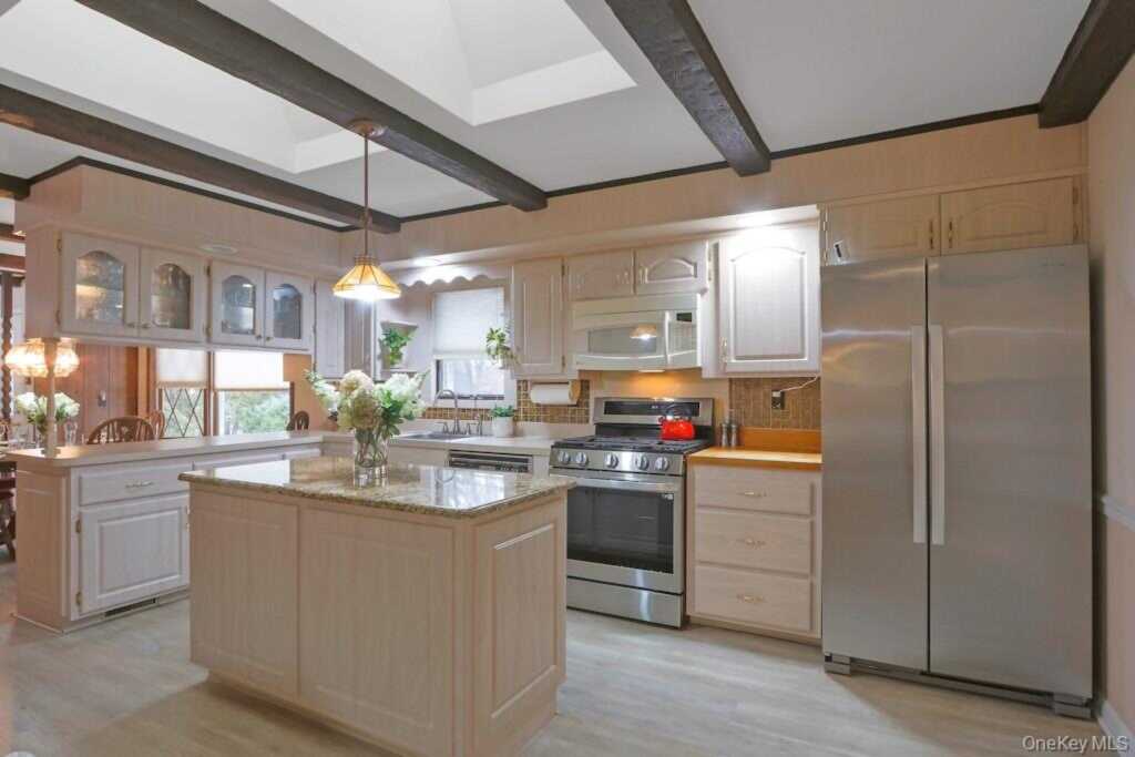 2 Milich Lane, New City, NY 10956 - Photo 5 of 35