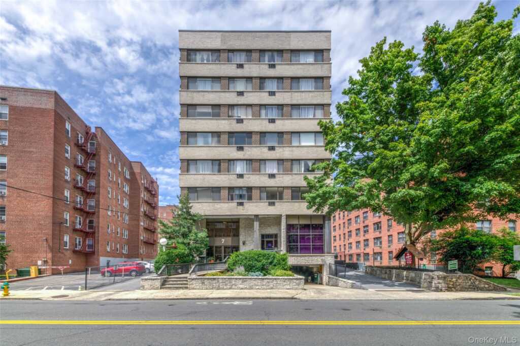 7 Lake Street, Unit #8-J, White Plains, NY 10603