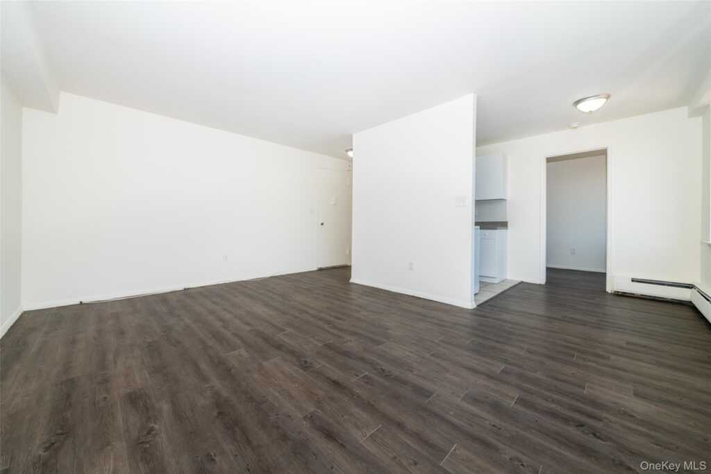 7 Lake Street, Unit #8-J, White Plains, NY 10603 - Photo 5 of 17