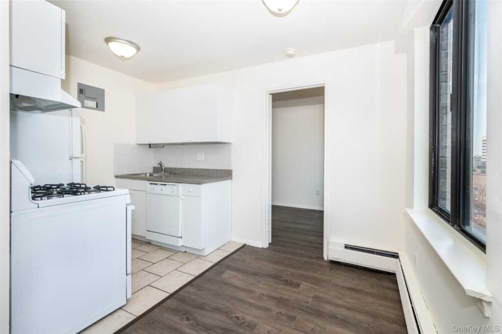 7 Lake Street, Unit #8-J, White Plains, NY 10603 - Photo 9 of 17