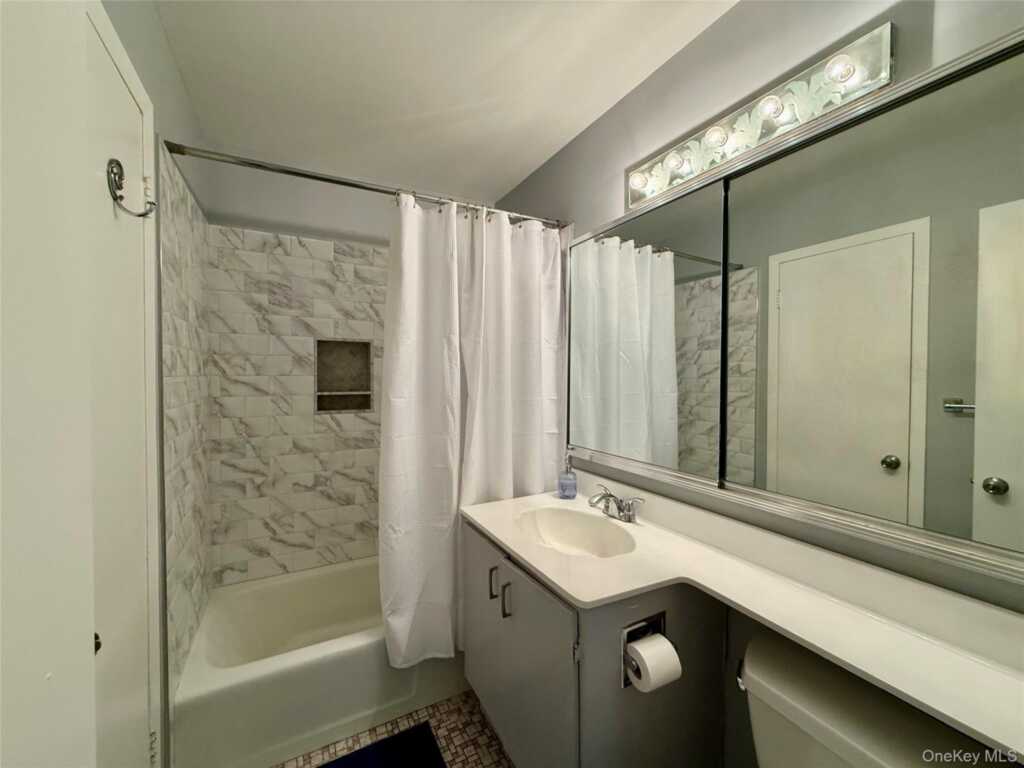 120 Brush Hollow Crescent, Rye, NY 10573 - Photo 10 of 19