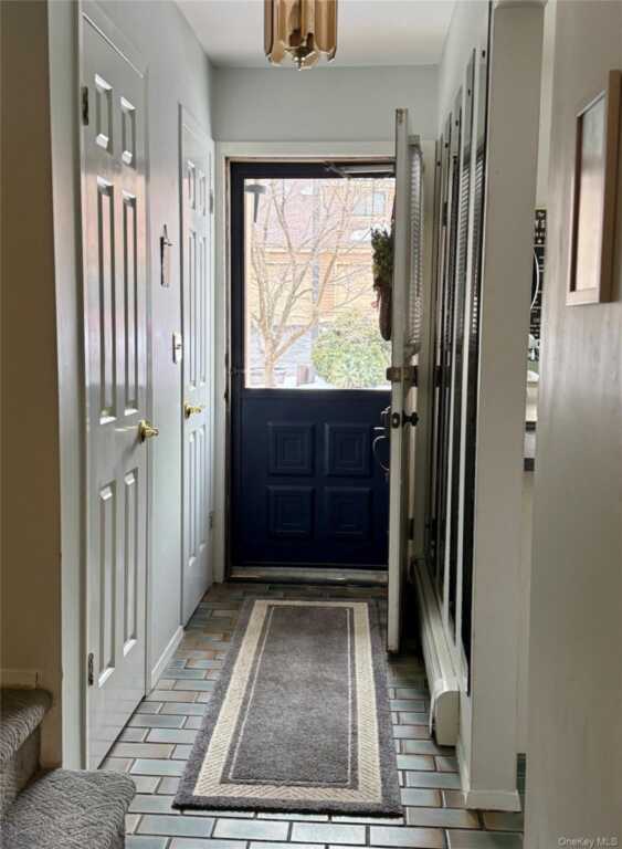 120 Brush Hollow Crescent, Rye, NY 10573 - Photo 2 of 19