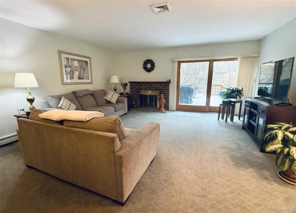 120 Brush Hollow Crescent, Rye, NY 10573 - Photo 5 of 19