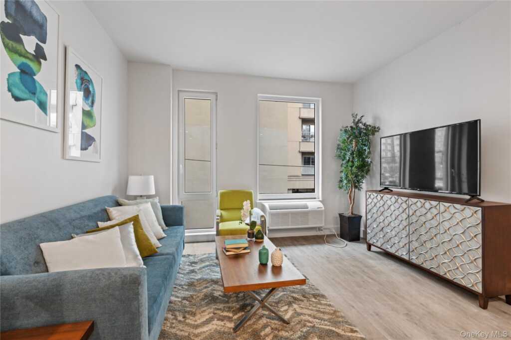 40 Westchester Place, Unit #203, New Rochelle, NY 10801 - Photo 5 of 8