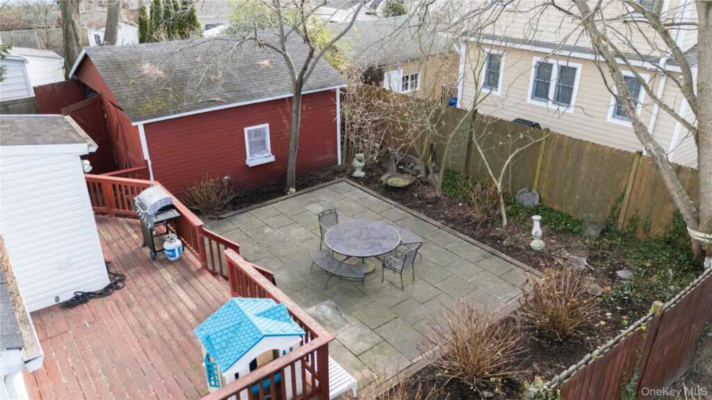 8 Ridgeland Terrace, Rye, NY 10580 - Photo 3 of 22