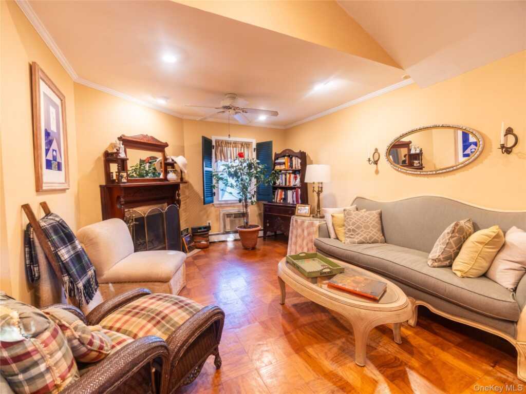 8 Ridgeland Terrace, Rye, NY 10580 - Photo 5 of 22