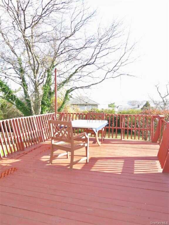 25 Winchester Oval, New Rochelle, NY 10805 - Photo 14 of 18