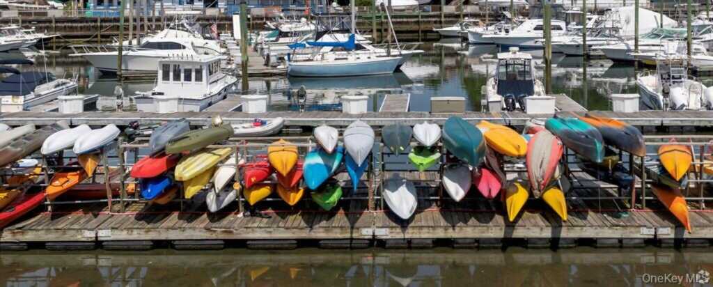 25 Winchester Oval, New Rochelle, NY 10805 - Photo 17 of 18